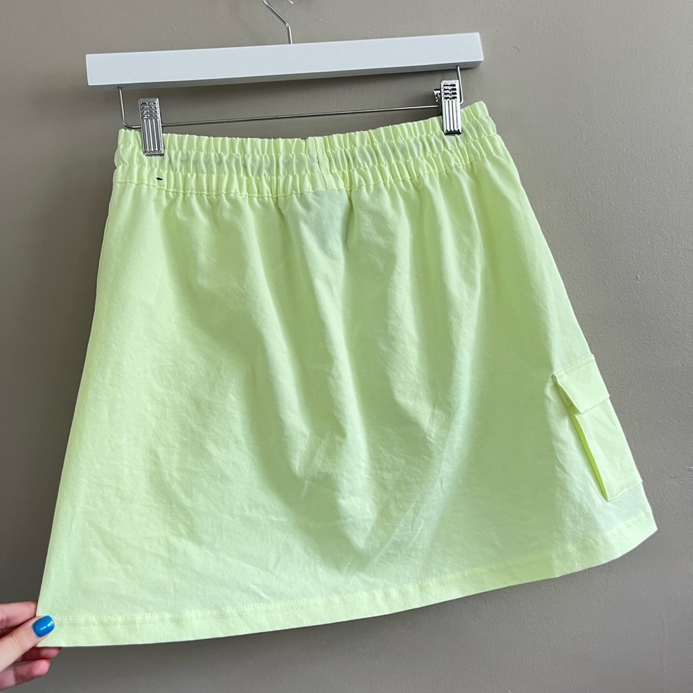 NIKE SPORTSWEAR SWOOSH CARGO WOVEN UTILITY SKIRT - BARELY VOLT - Yellow Green - Picture 4 of 10
